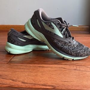 Brooks Women’s Launch 4